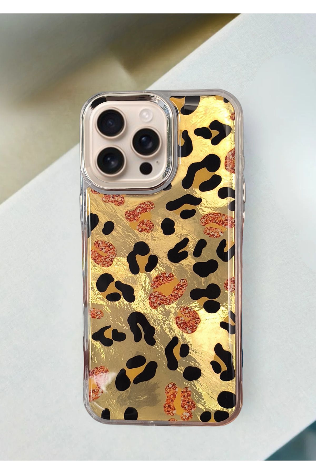 BCASE İphone 16 Pro Leopar Desenli Kılıf