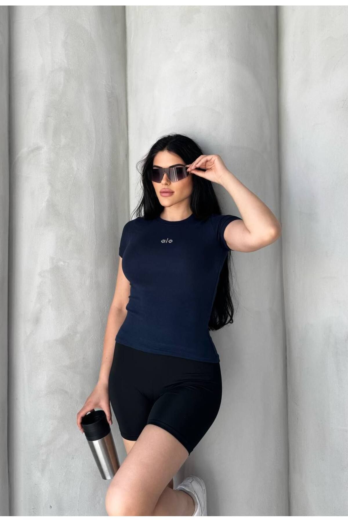 Butik Kısa Kollu Bisiklet Yaka Basic Tshirt