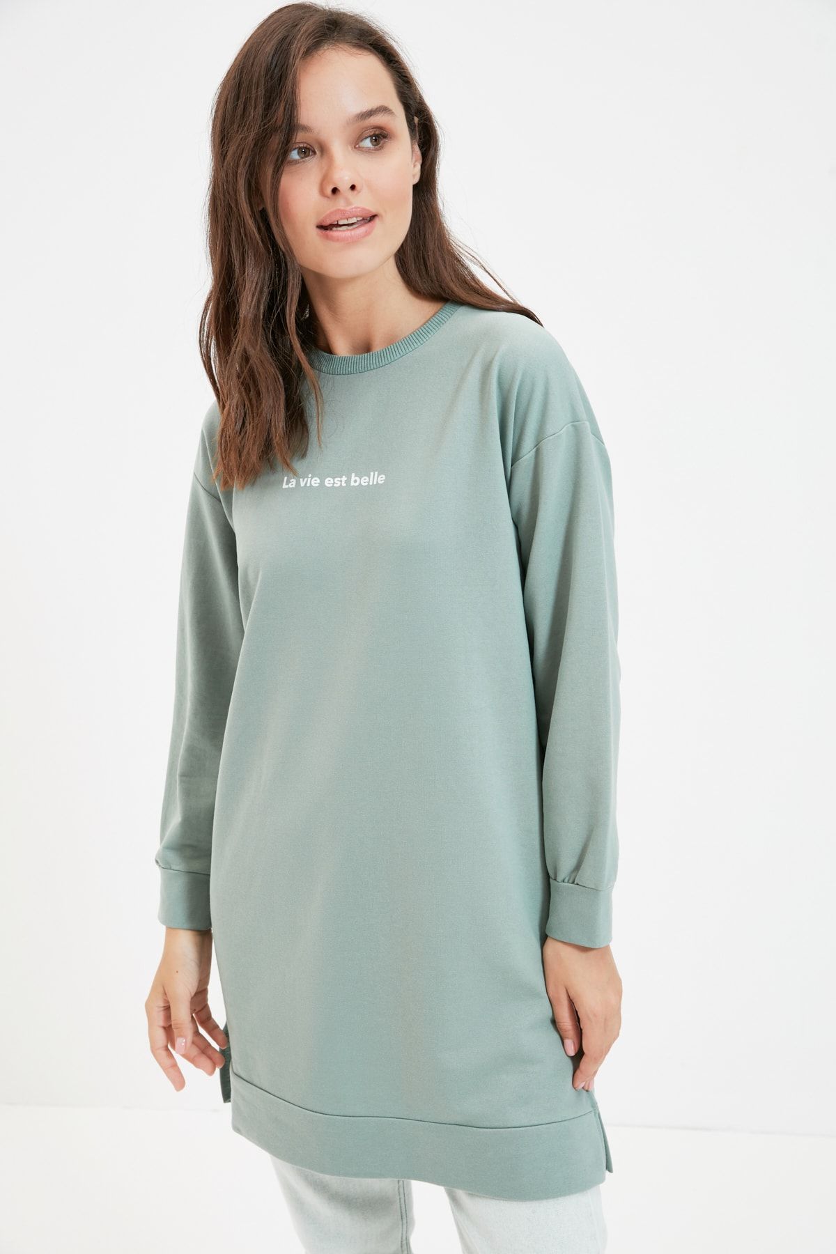 Trendyol Modest Sweatshirt Grün Regular Fit Fast ausverkauft