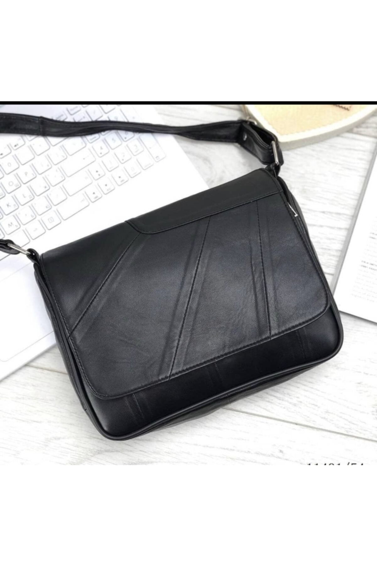 Black medium top size purse