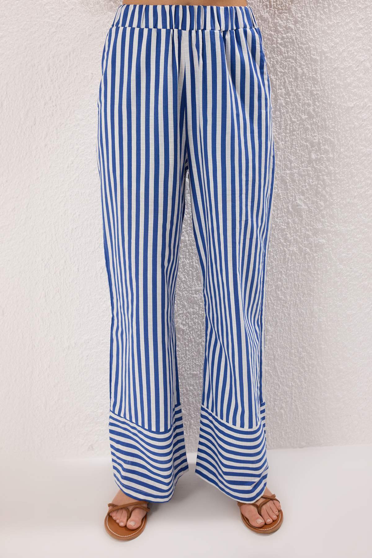 Trendyolmilla  Mavi Çizgili Dokuma %100 Pamuk Plaj Bluz-Pantolon Takım TBESS25AU00108 - Görsel 3