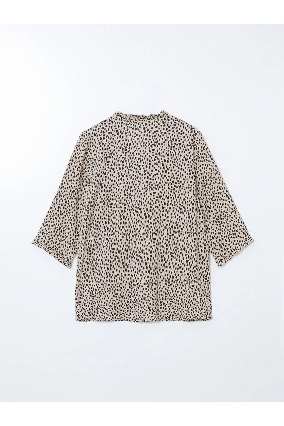 LC Waikiki Kaçık Yaka Leopar Desenli Kadın Bluz