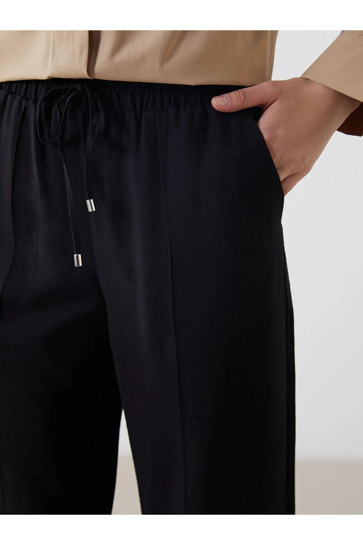 LC Waikiki Beli Lastikli Geniş Paça Kadın Pantolon