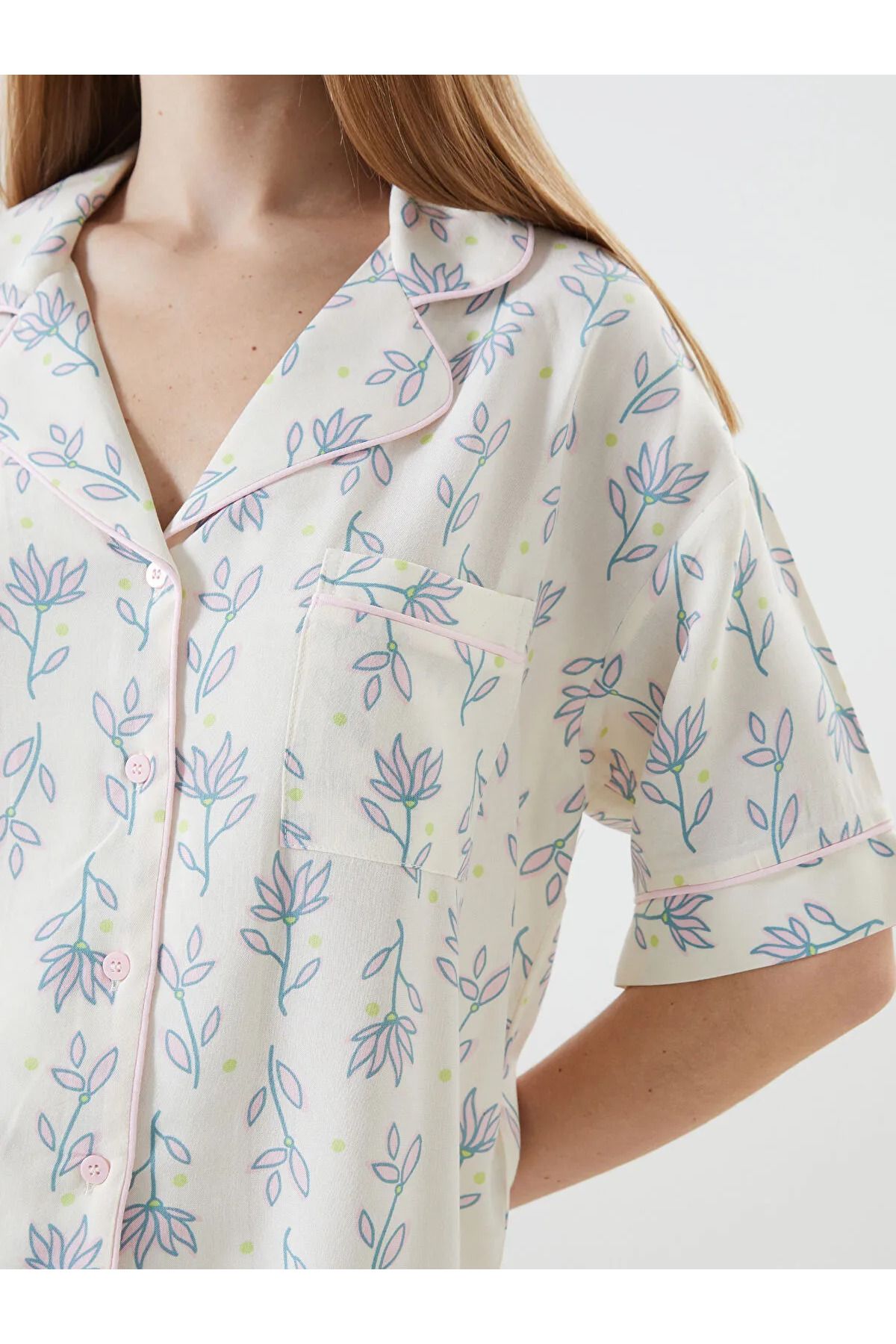 LC Waikiki Gömlek Yaka Desenli Kadın Şortlu Pijama Takımı