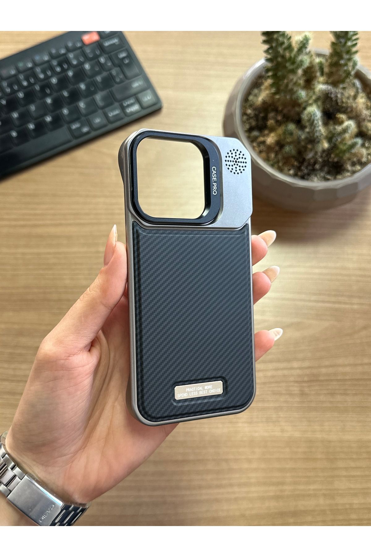 MTL iPhone 14 Pro Standlı karbon Kılıf Soocase624