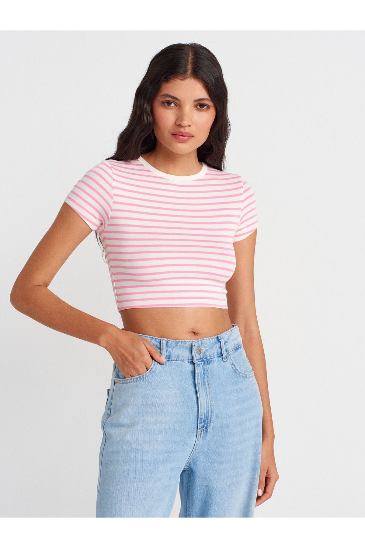 Dilvin 31889 Çizgili Crop Top-Ekru-Pembe