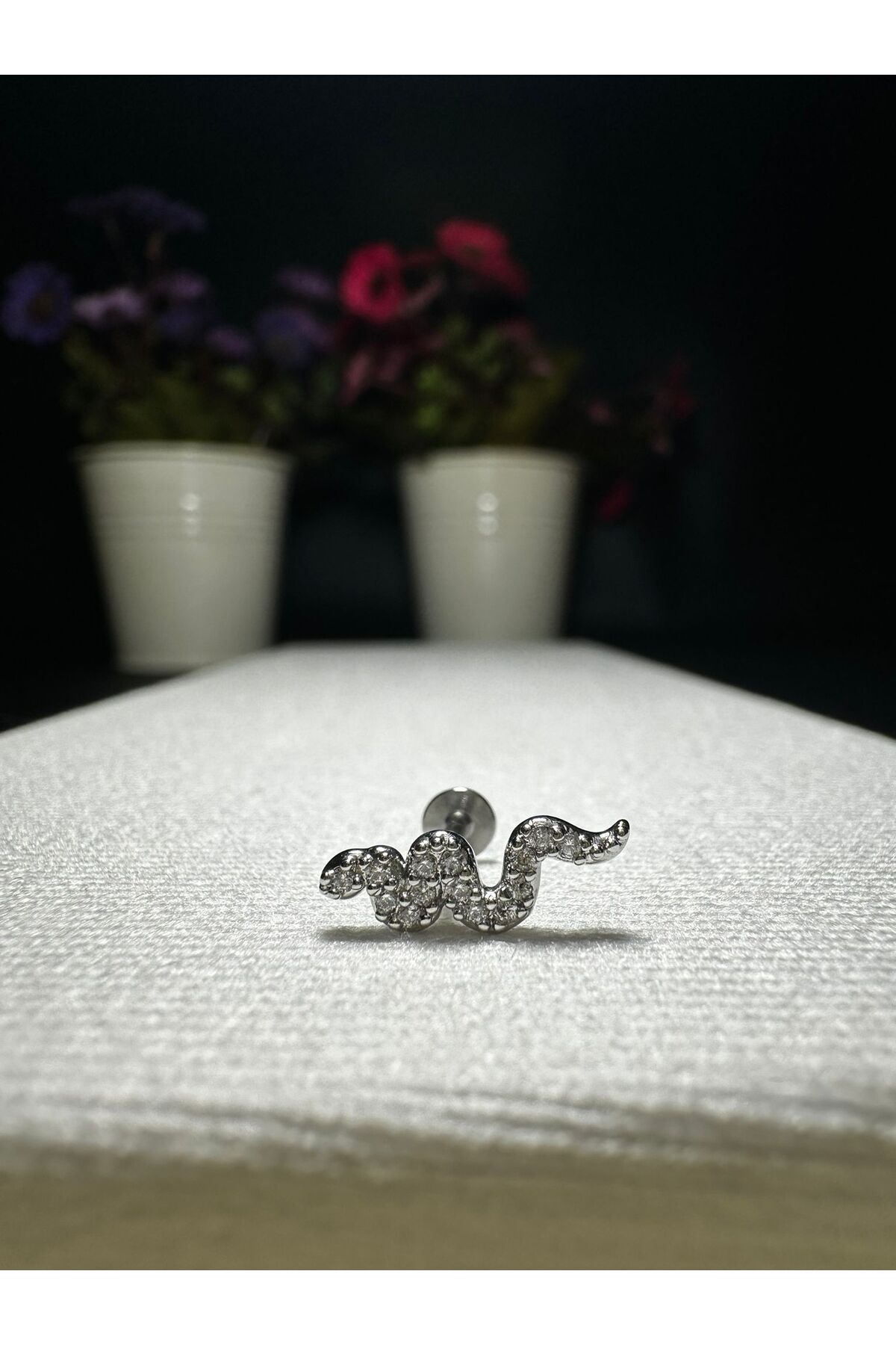 Mutenaura Cerrahi Çelik Tragus Piercing