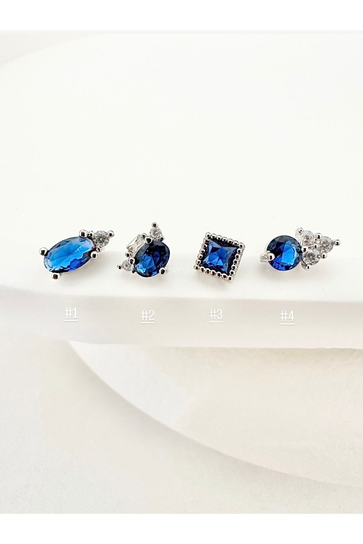 My Bellas Jewels Cerrahi Çelik Safir Renk Zirkon Taşlı Piercing Küpe, Helix, Tragus, Flat, Lobe Uyumlu (1 Adet)