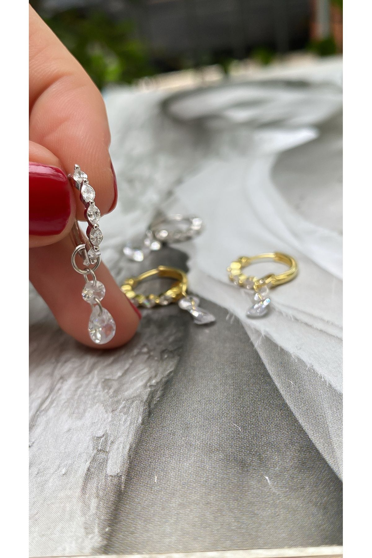 CAKA TAKI Isabella Hoop Küpe 2