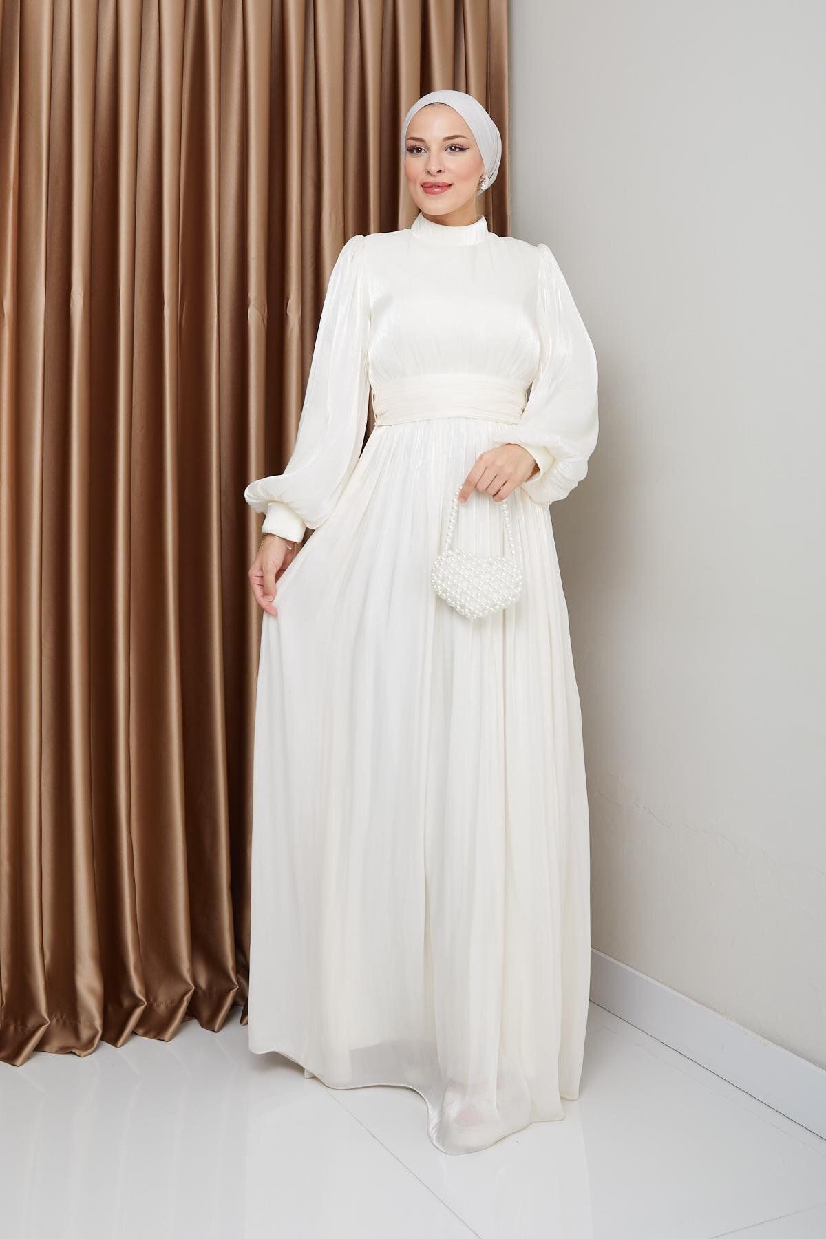 Olcay-Yoryo Seiden-Hijab-Abendkleid – mit Schärpe und Kordelzug-Detail ECRU 1225 6