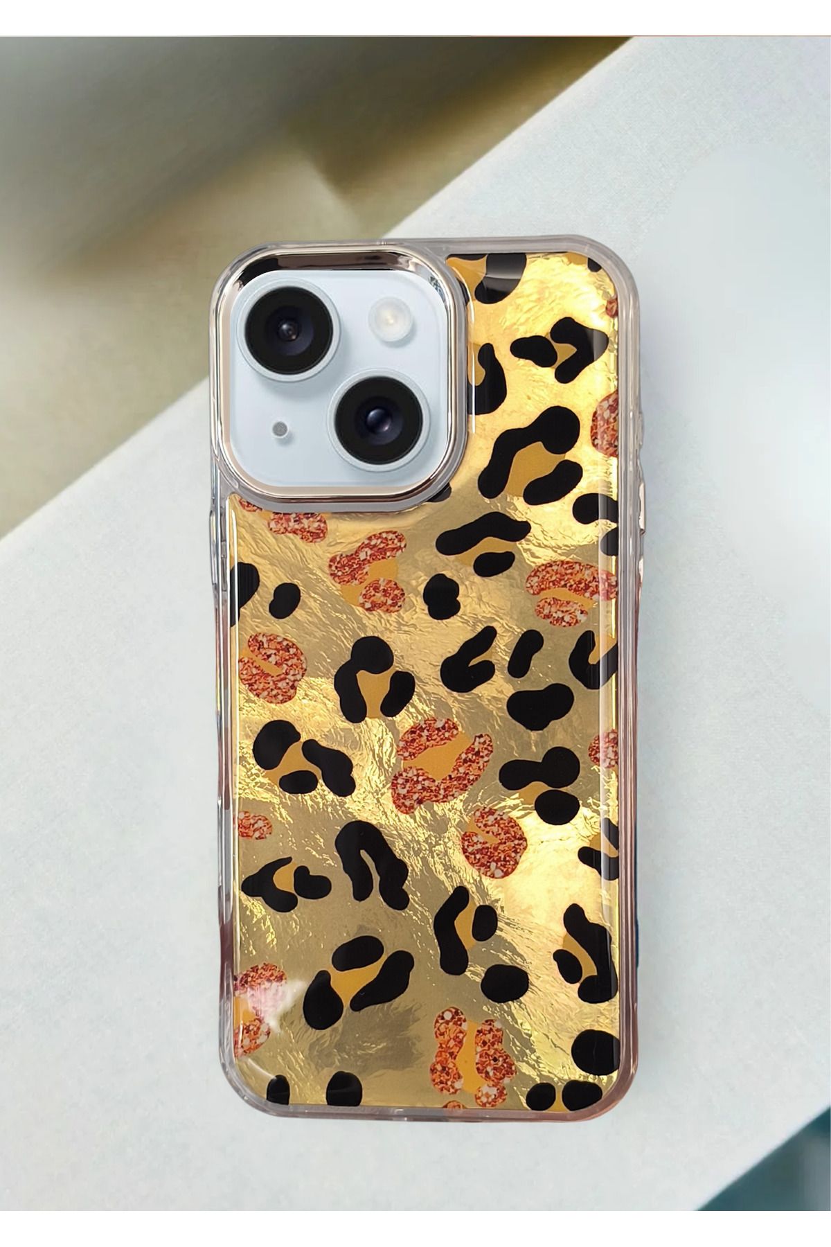 BCASE İphone 15 Leopar Desenli Kılıf