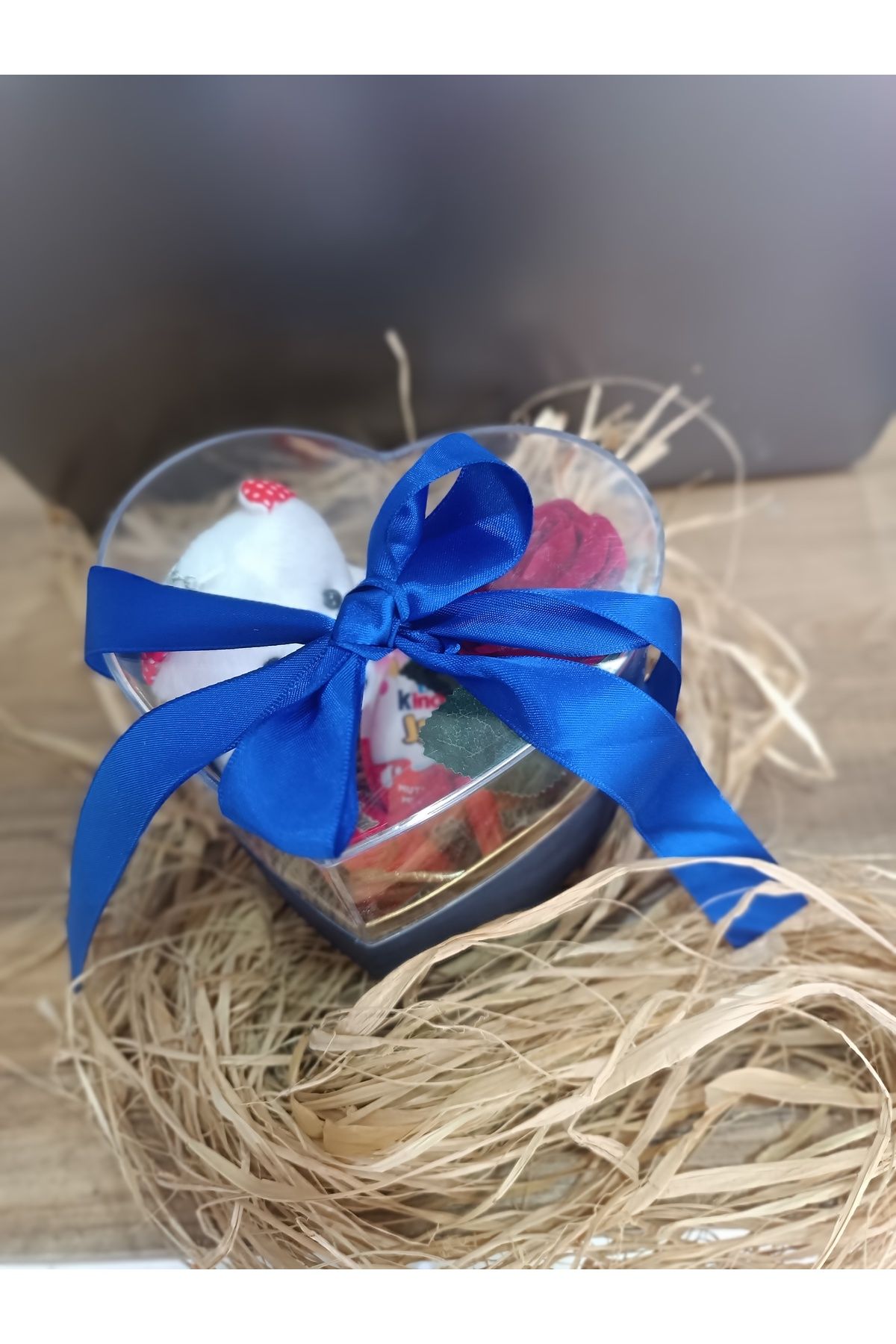 Store Hediyelik kutulu ayıcık çikolata gül aranjman