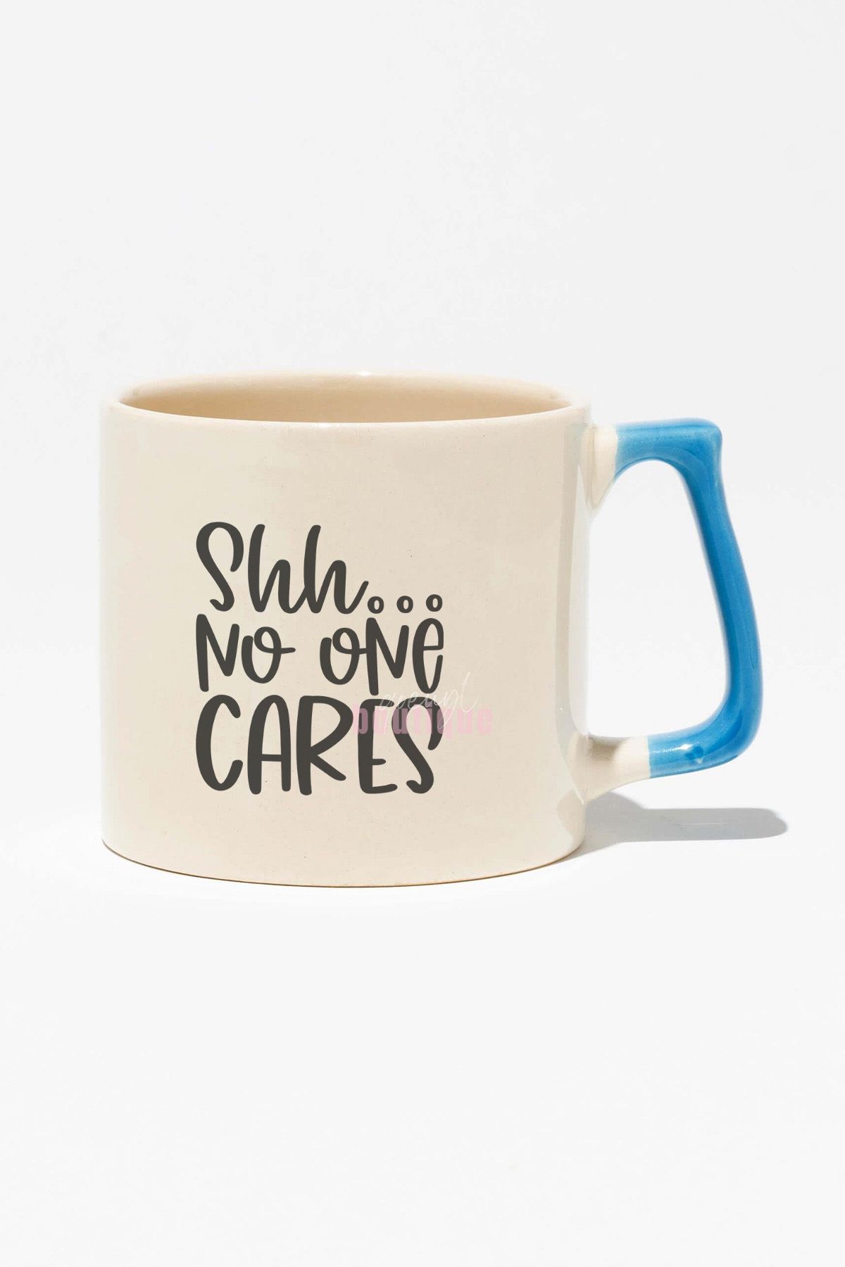 qoeuyl boutique "Shh...No One Cares" Umursamaz Sarkastik Arkadaşa Doğum Günü Hediye Mavi Kulplu Kupa Bardak