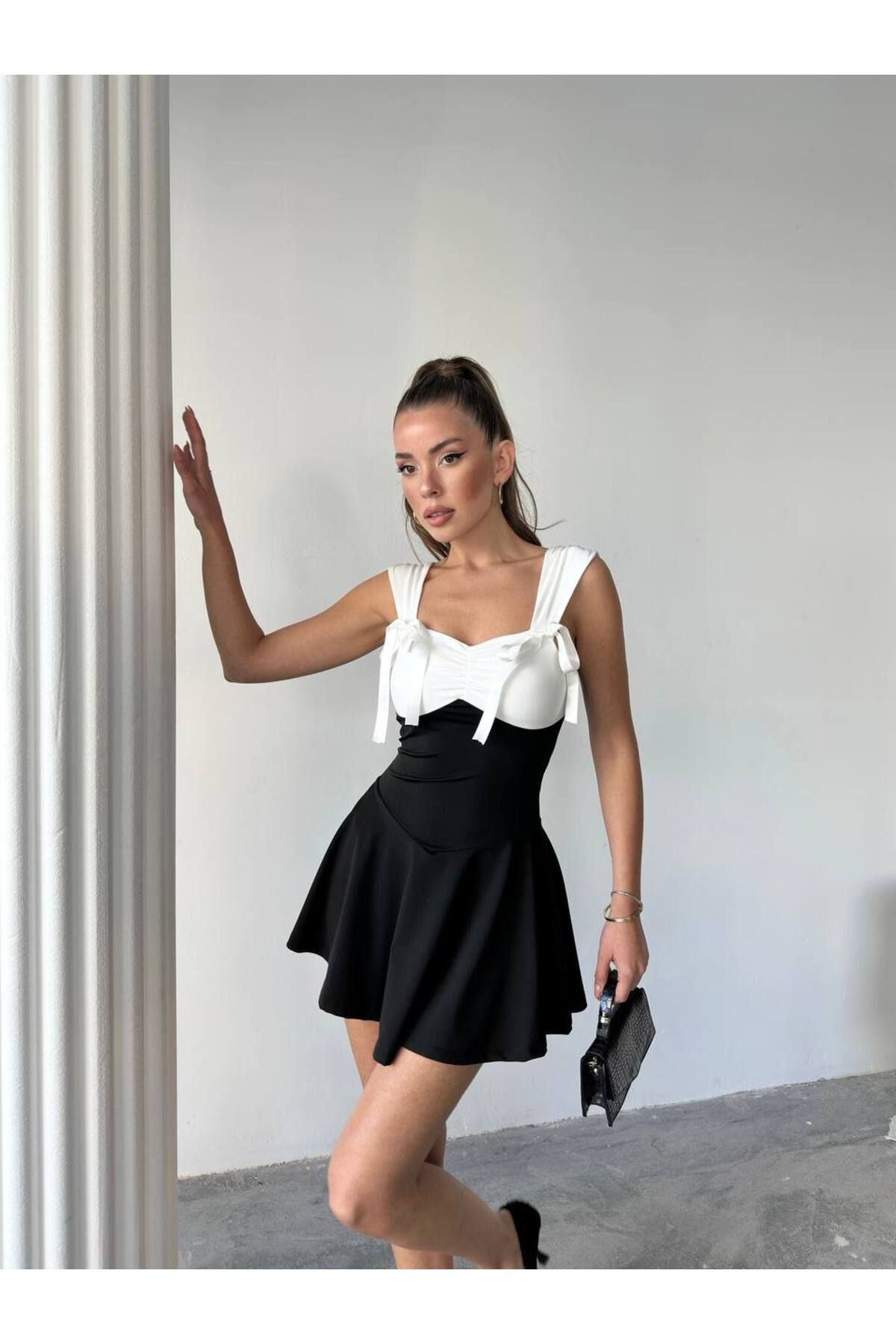 Massilayda Kalın Askılı Fiyonk Detaylı Mini Esnek Dalgıç Kumaş Elbise