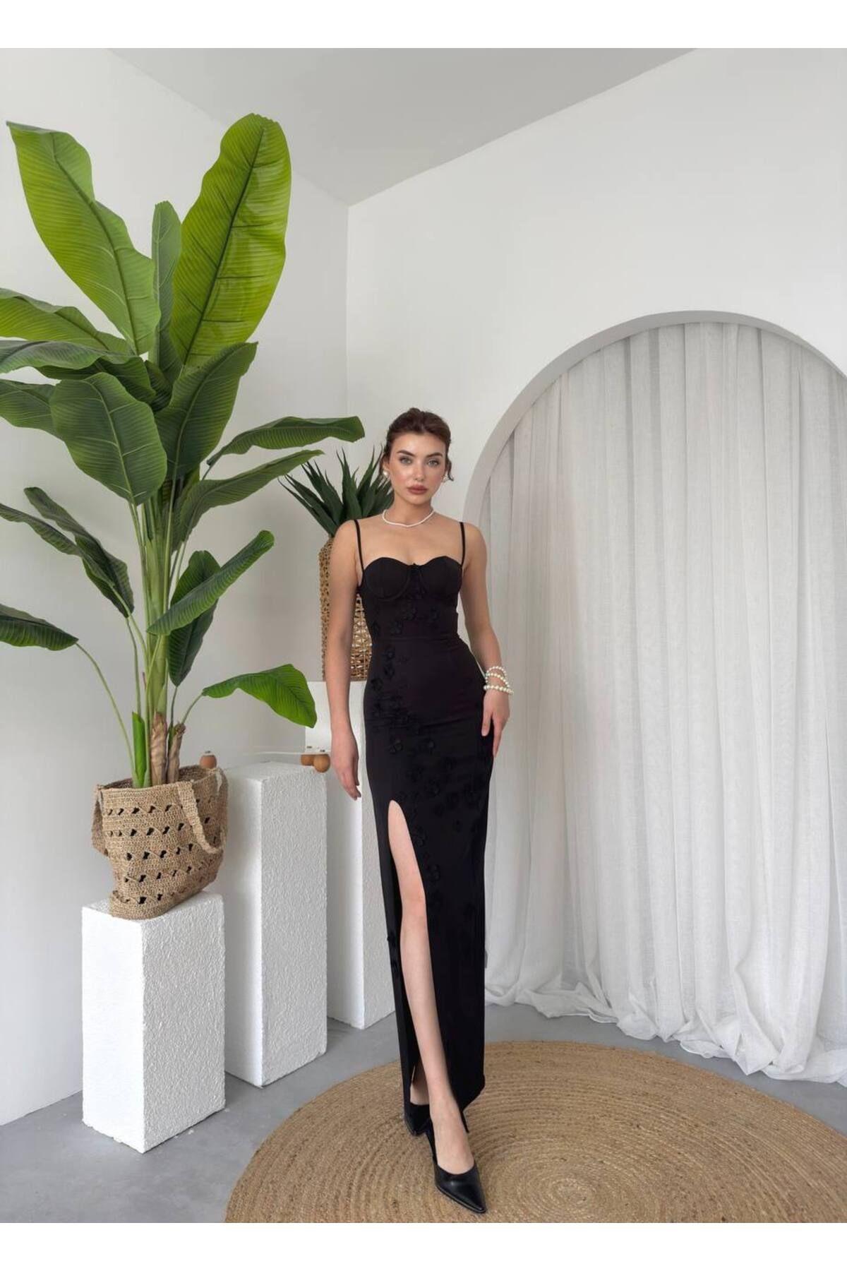 conconmoda Askılı Kalp Yaka Gloplu Papatya Detay Uzun Elbise