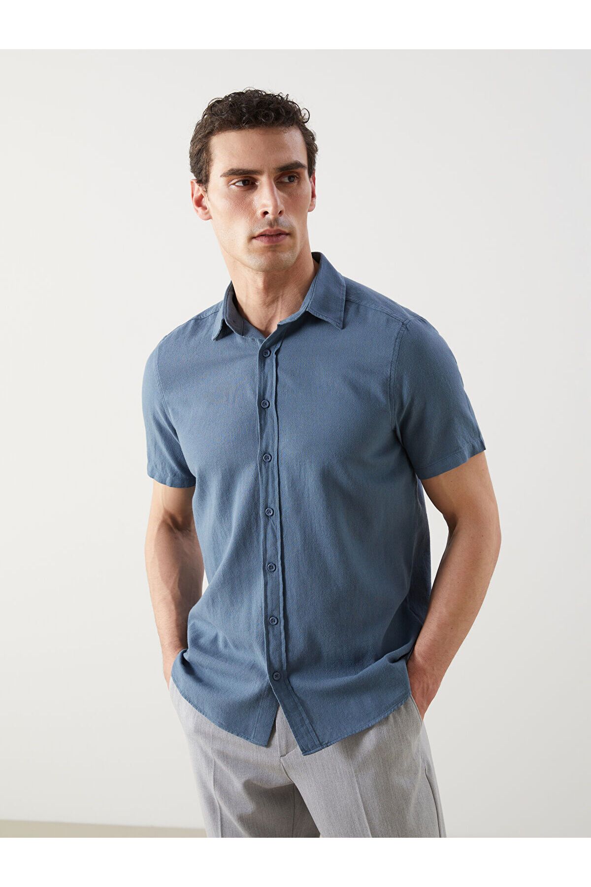 LC Waikiki Regular Fit Kısa Kollu Keten Karışımlı Erkek Gömlek