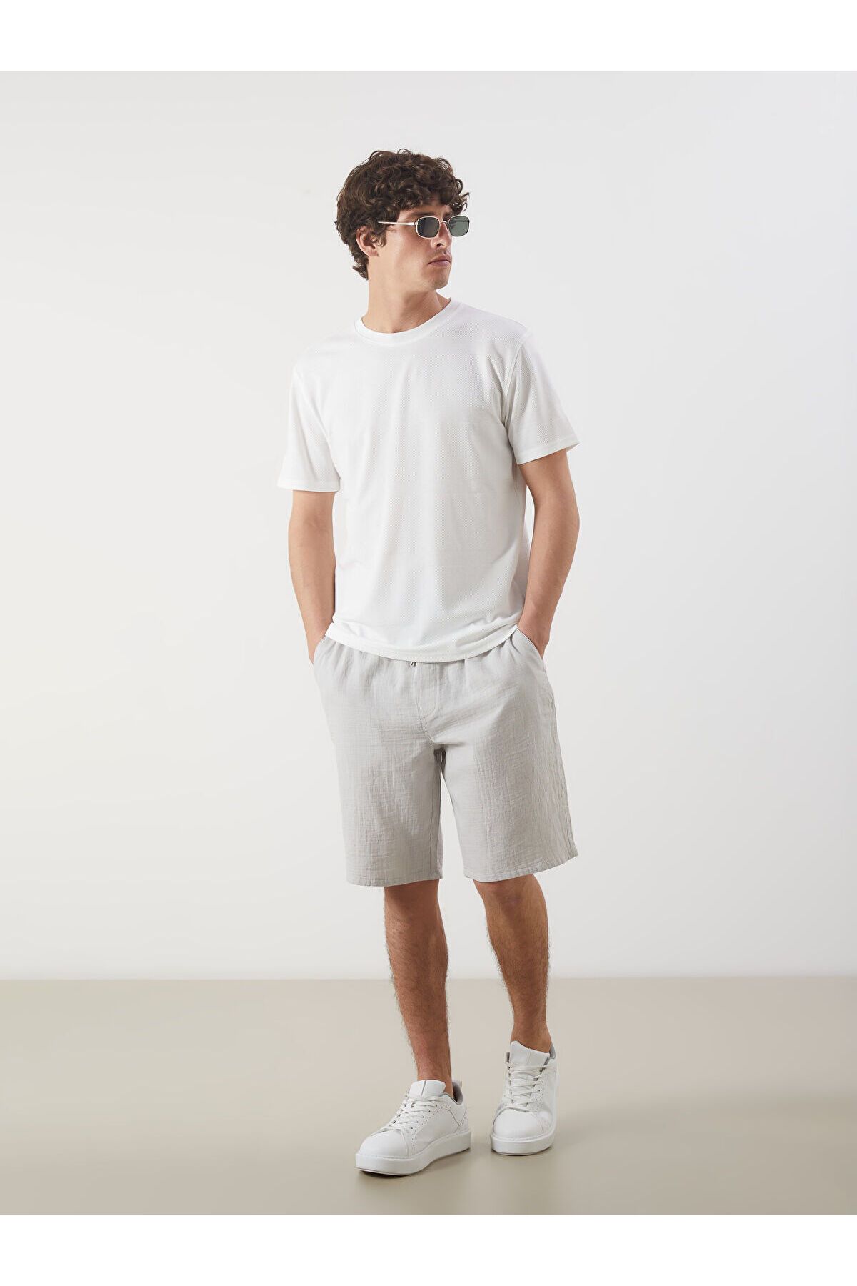 LC Waikiki Slim Fit Beli Bağlama Detaylı Erkek Şort
