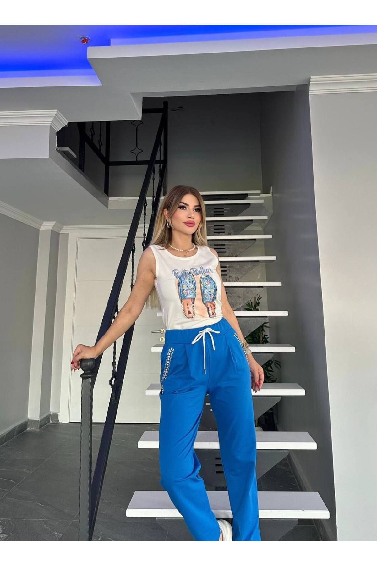 Bella Belluci Yeni Sezon Desenli Kolsuz Takım