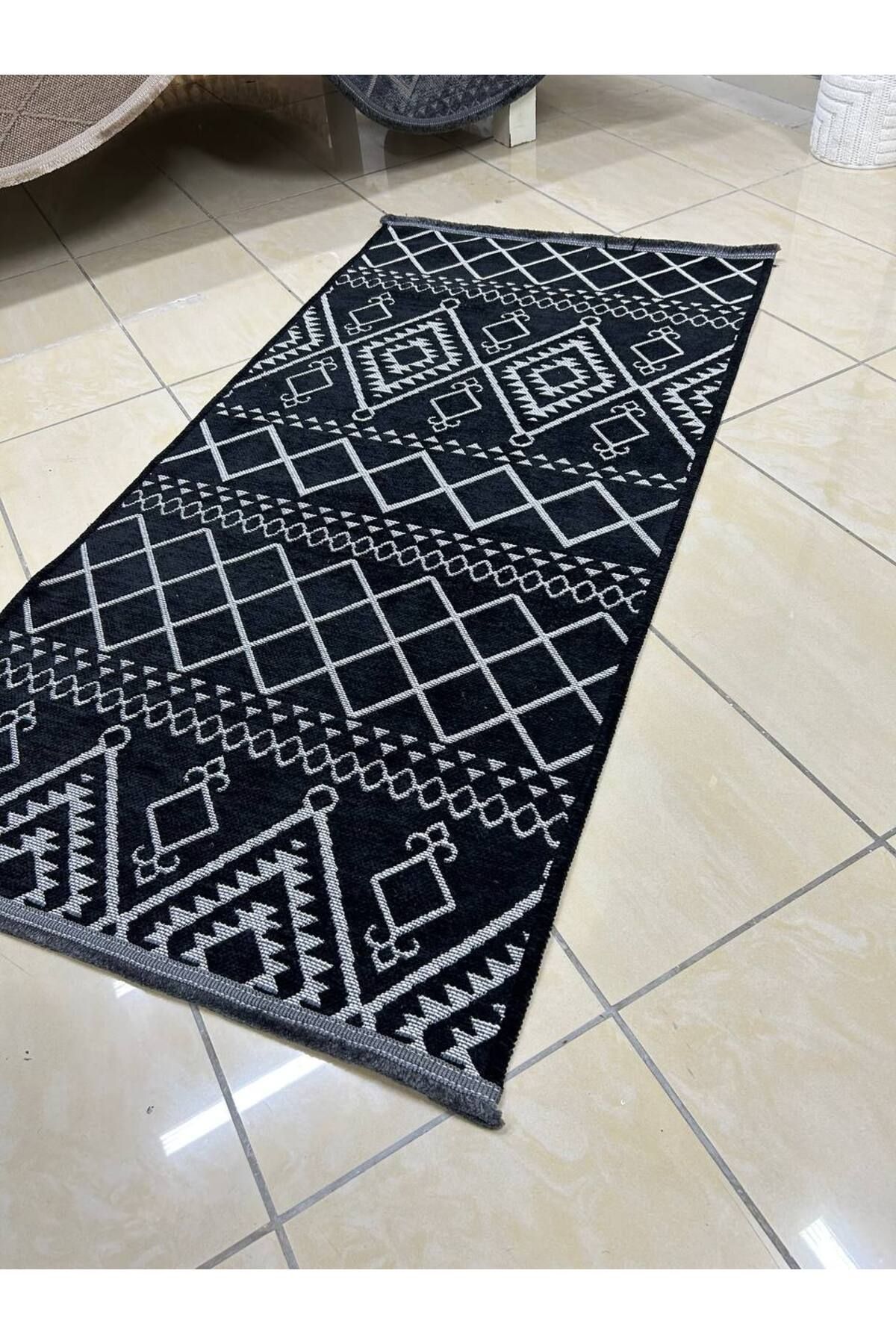 Piala Home Siyah Desenli Yıkanabilir Kaymaz Taban Kilim