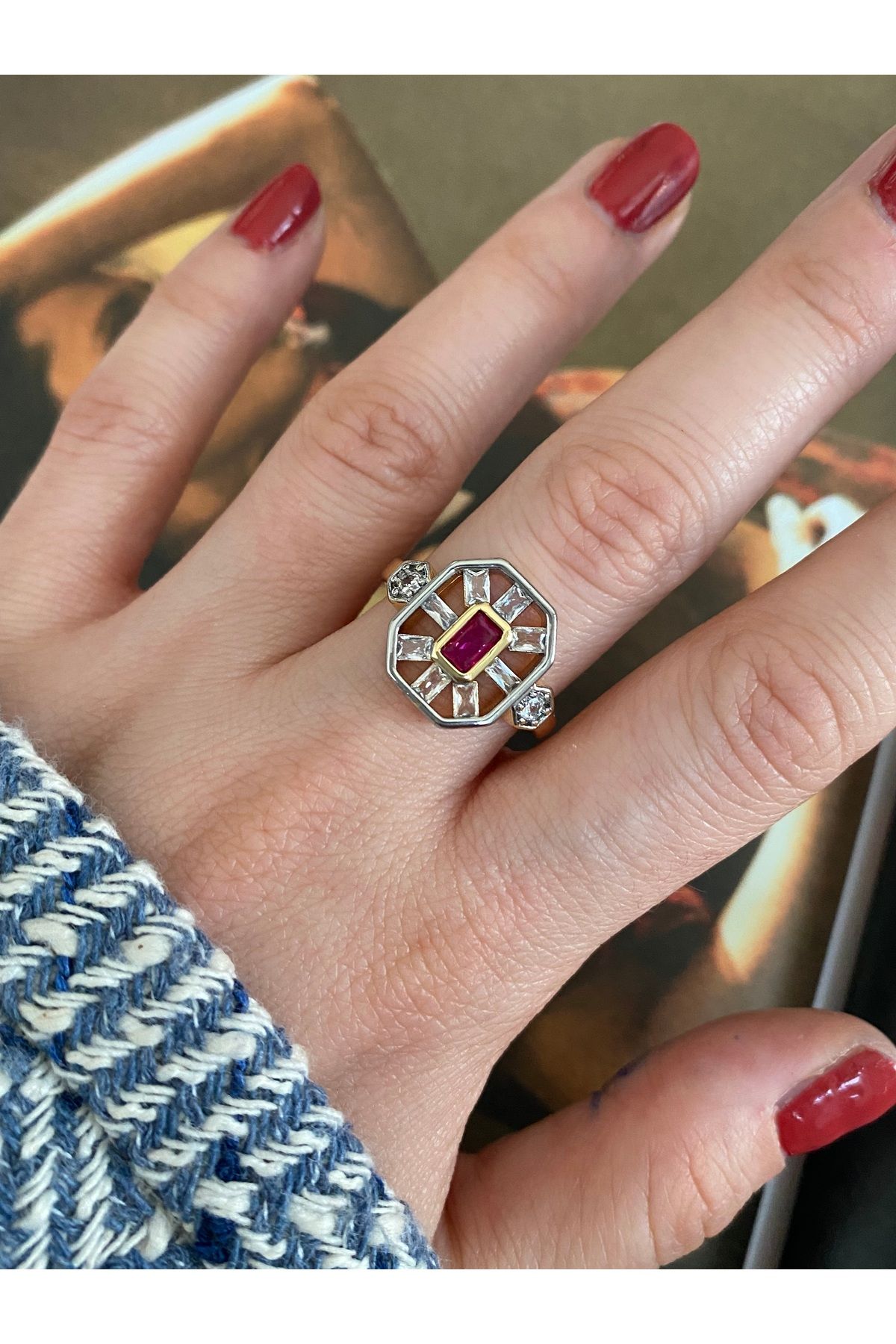 Pinery Jewels Zümrüt Baget Taşlı Alttan Ayarlamalı Kadın Yüzük