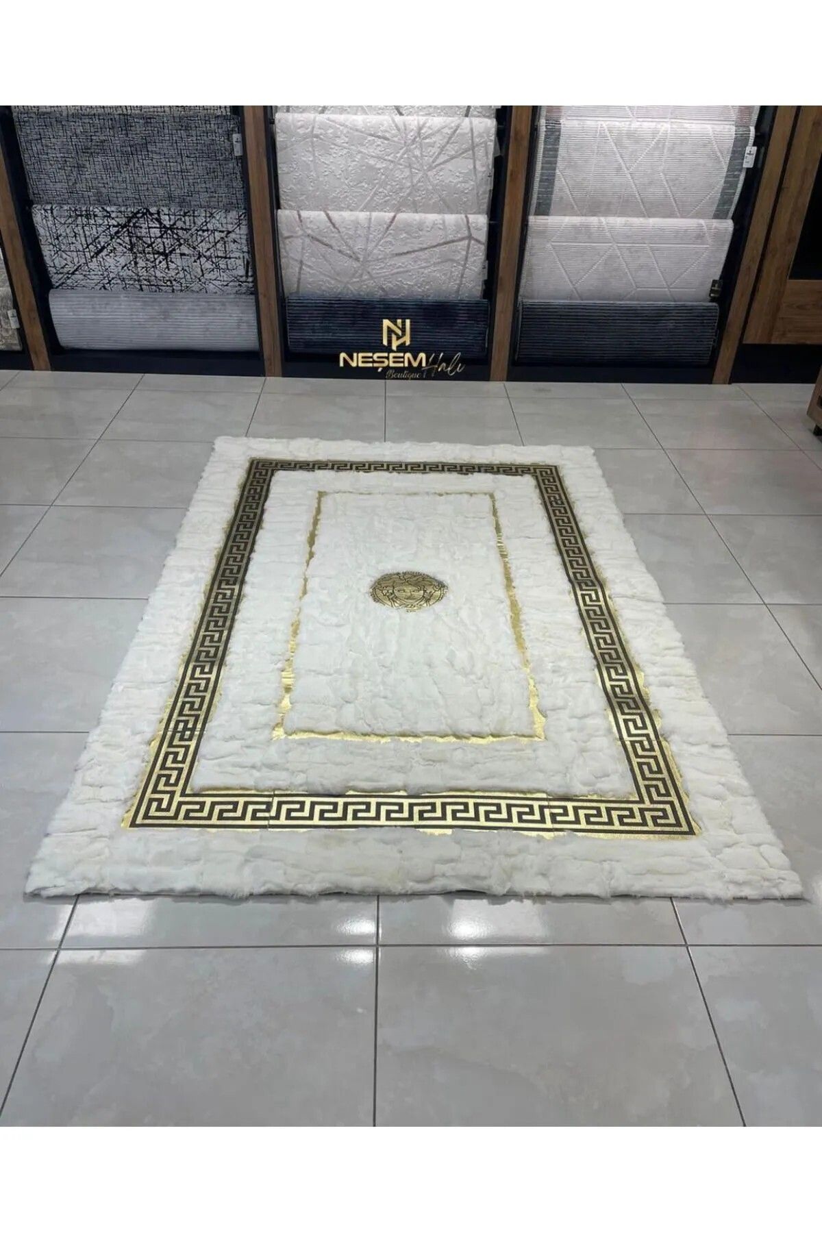 Neşem Halı Boutique özel tasarım rex tavşan doğal deri kürk halı.