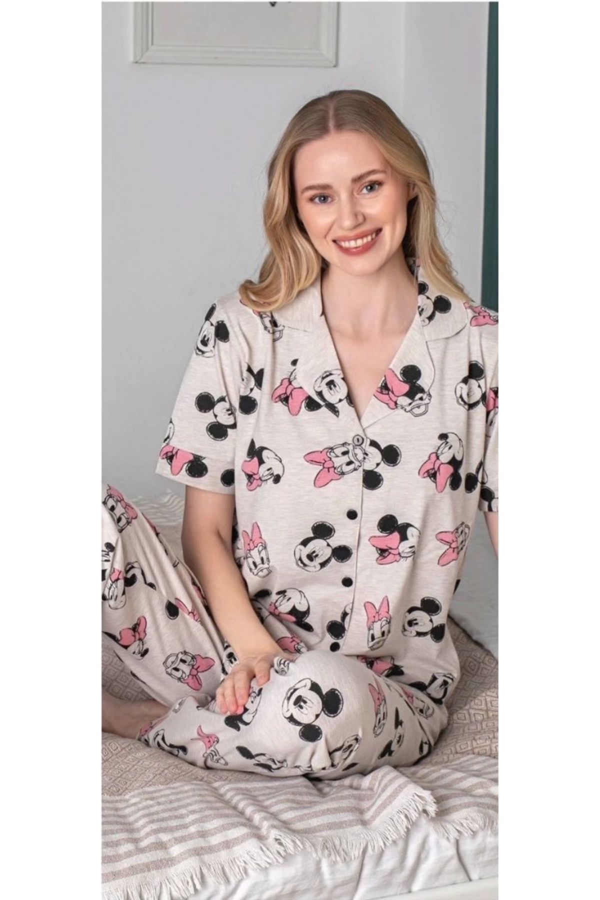 GiyimCity Kadın Mickey Mouselu Patlı Pijama Takımı