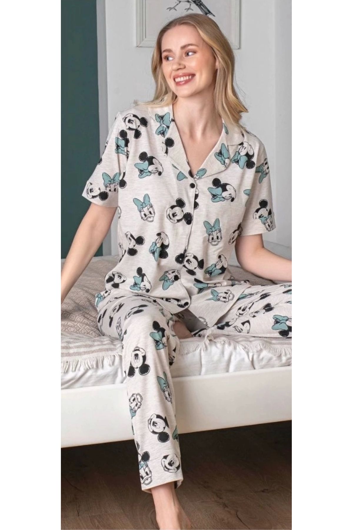 GiyimCity Kadın Mickey Mouselu Patlı Pijama Takımı