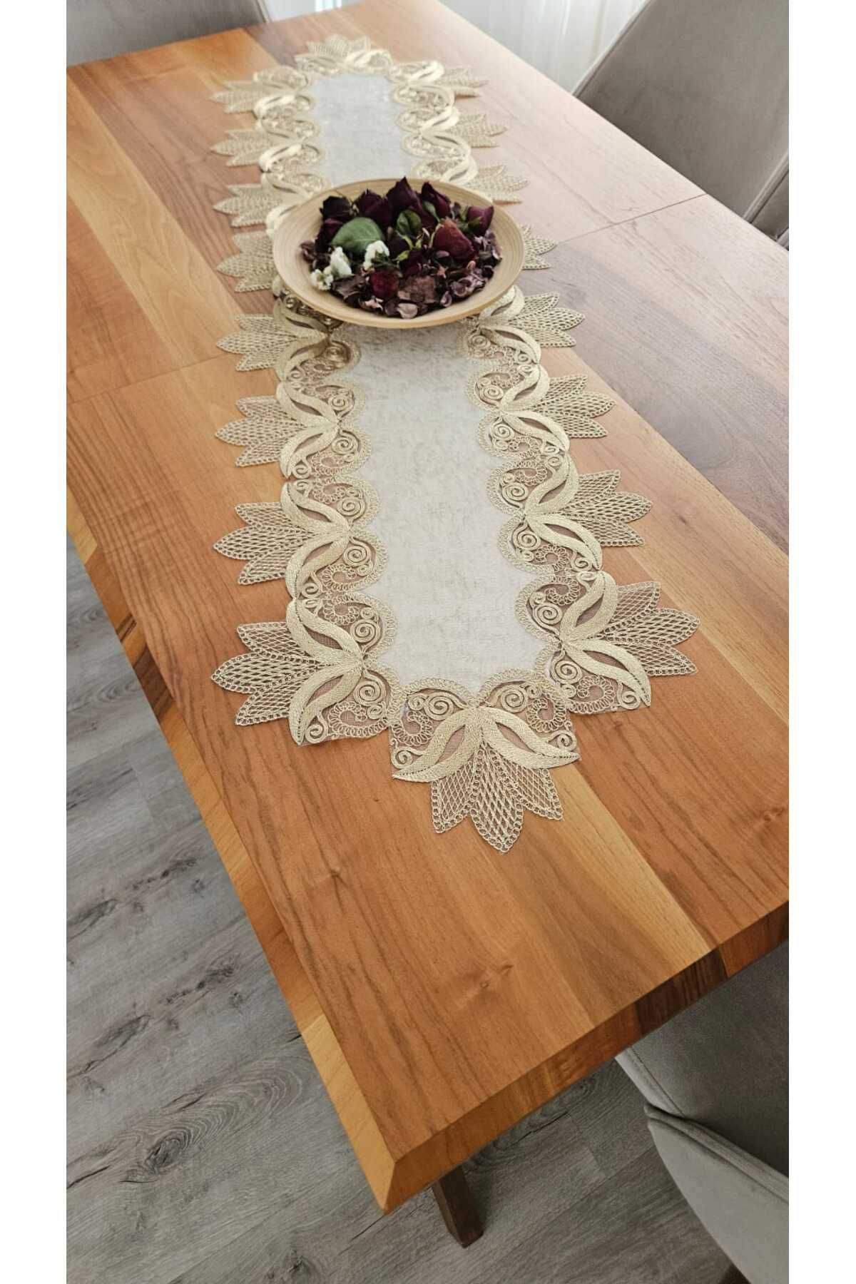 ZESA HOME Lüks Fransız Dantelli Kadife Runner