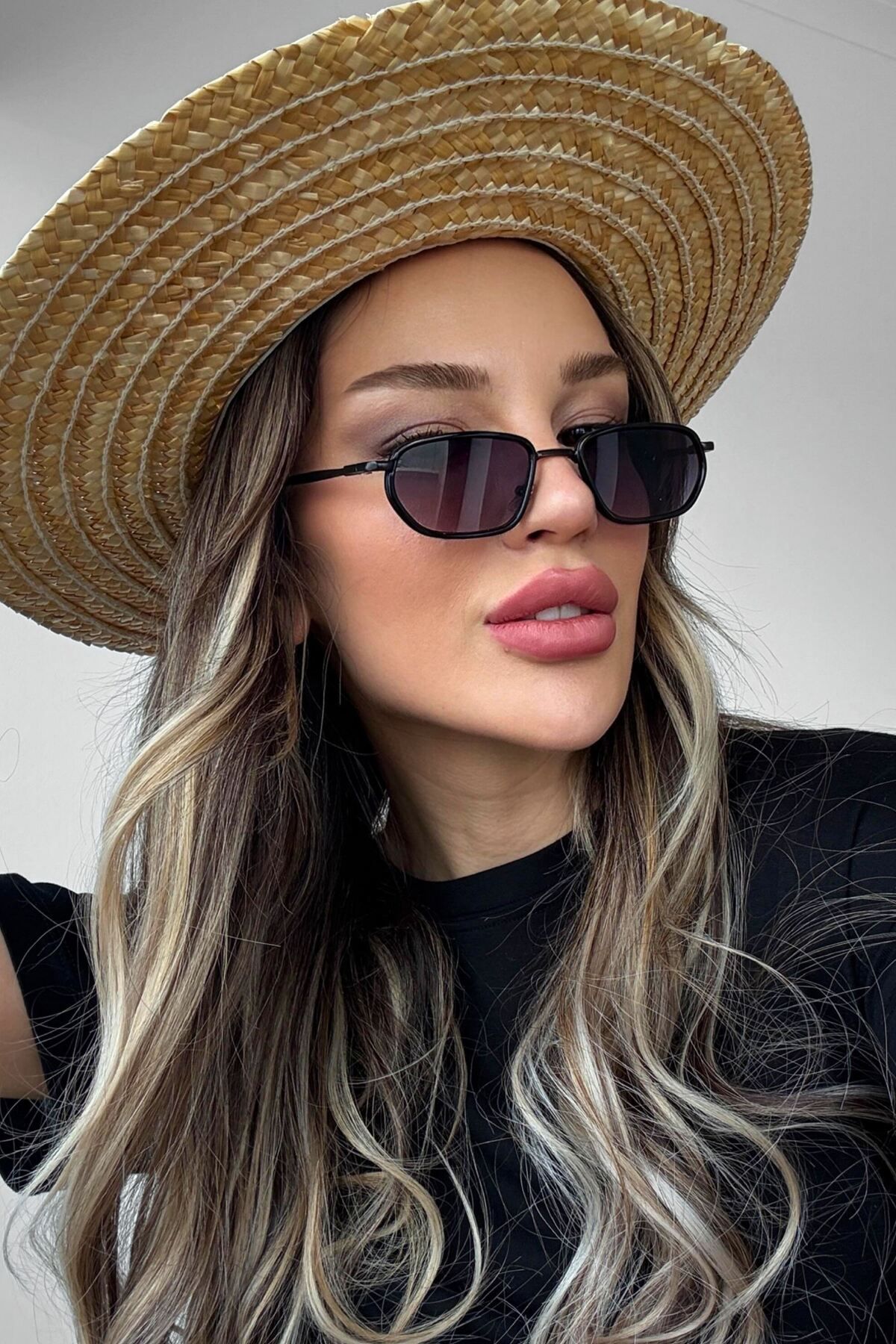REN EYEWEAR LUXEN Edge – UV400 Korumalı Metal Saplı Dikdörtgen Unisex Güneş Gözlüğü POPÜLER / REN EYEWEAR