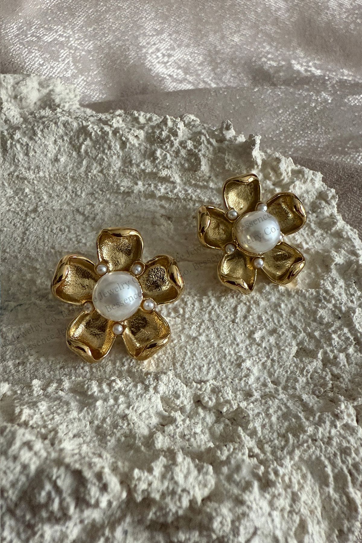 Bessence Jewelry Co İNCİLİ ÇİÇEK KÜPE