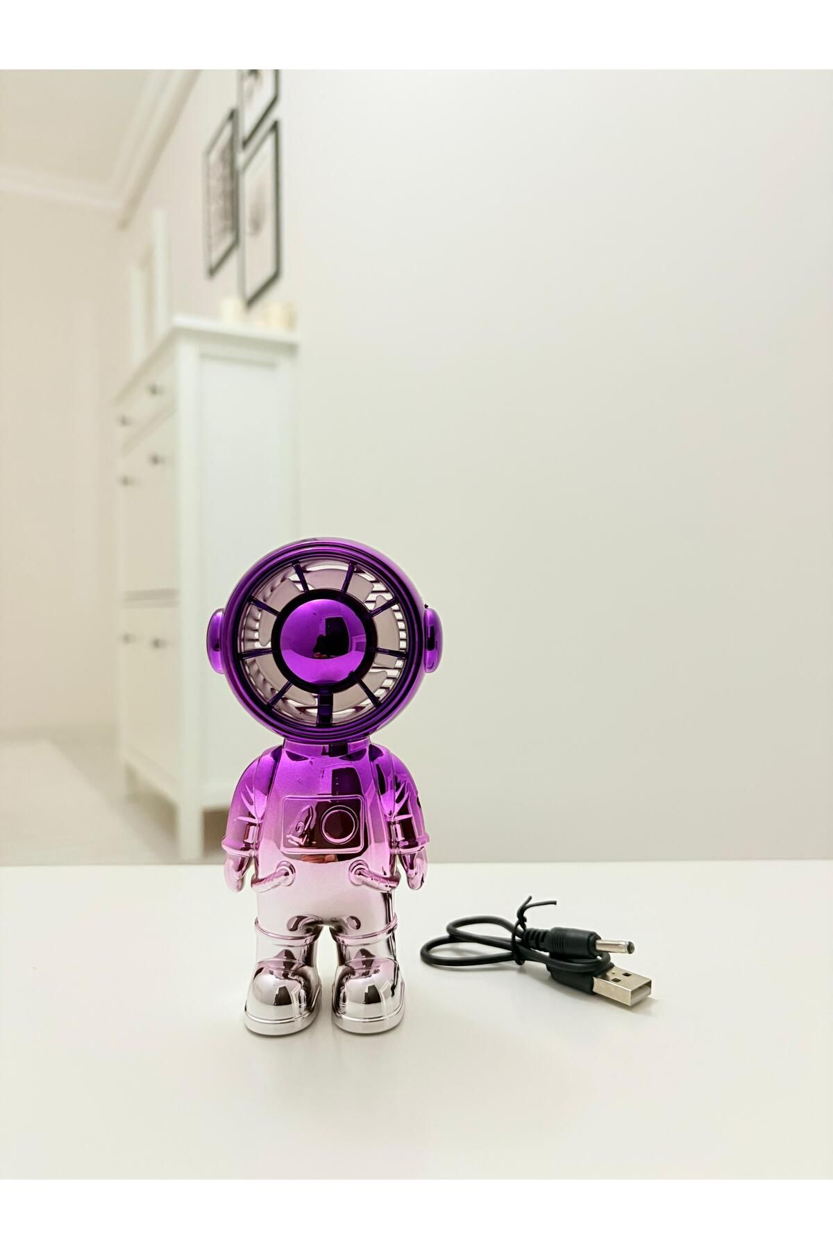Store 2 Kademeli Astronot Görünümlü Elde ve Masada Kullanılabilir Şarjlı Mor Mini Fan