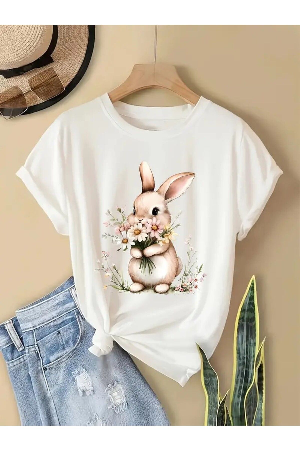 LEIVOR Tavşan & çiçek Baskılı Kadın T-shirt