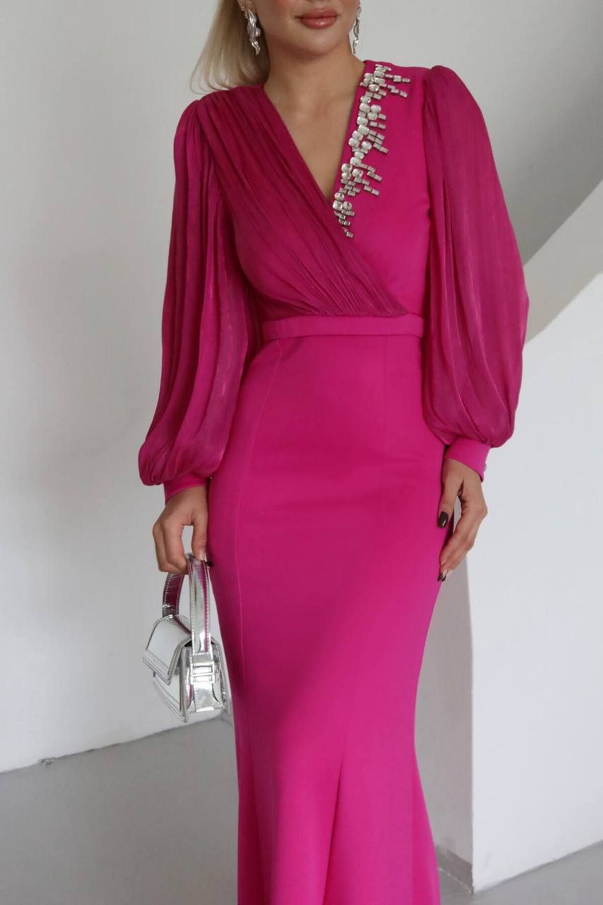 Castivo Fashion Taş Aksesuarlı Şifon Kol Balık Abiye