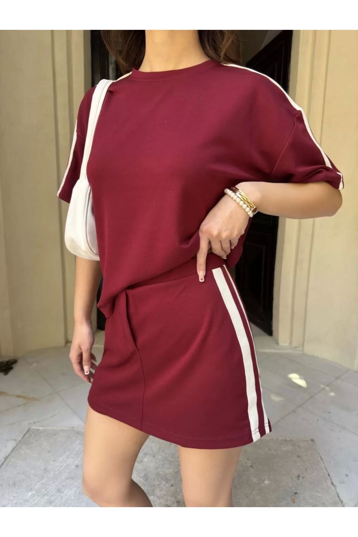 luz&pos Osy Modal yumuşak dokulu Kumaş Kadın Parçalı Bisiklet Yaka T-shirt Mini Şortlu Etek İkili Takım -Bor