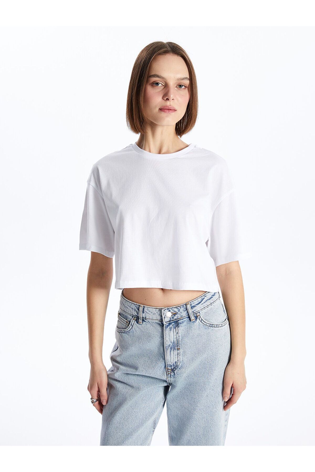 LC Waikiki Bisiklet Yaka Düz Kısa Kollu Kadın Crop
