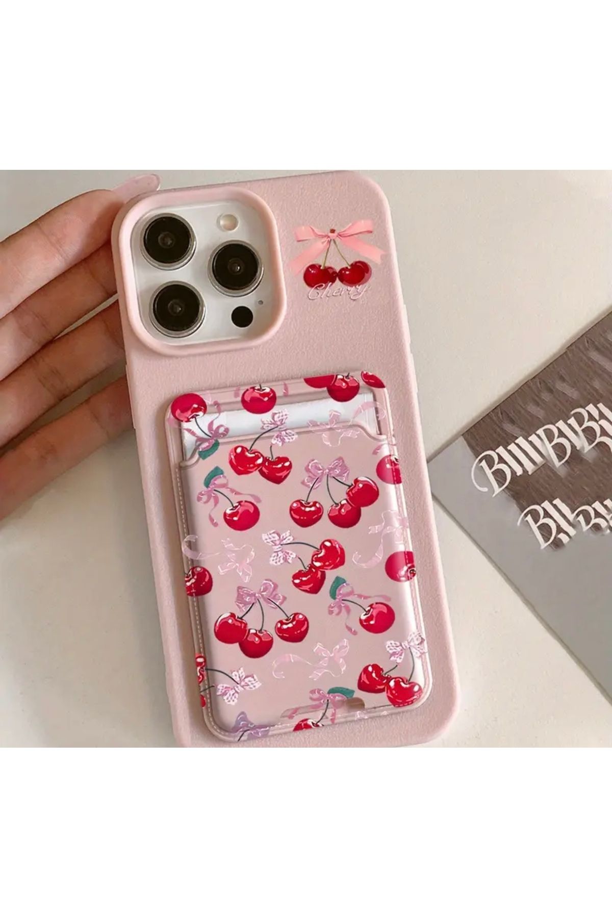 SINEAKSESUAR APPLE 16 uyumlu Çiçek desenli pembe mat kılıf ile kendinden yapışkanlı kart tutucu