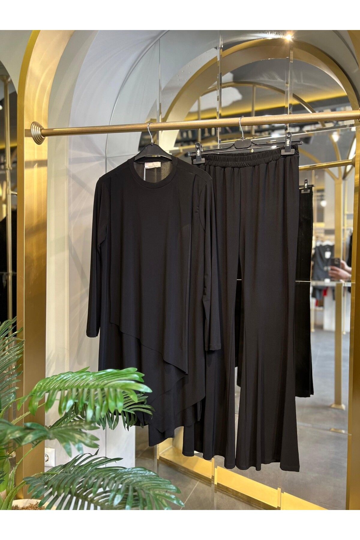 SERAP ESER EXCLUSIVE STYLE ELAN- İSPANYOL PAÇA SİYAH BUZİ TAKIM