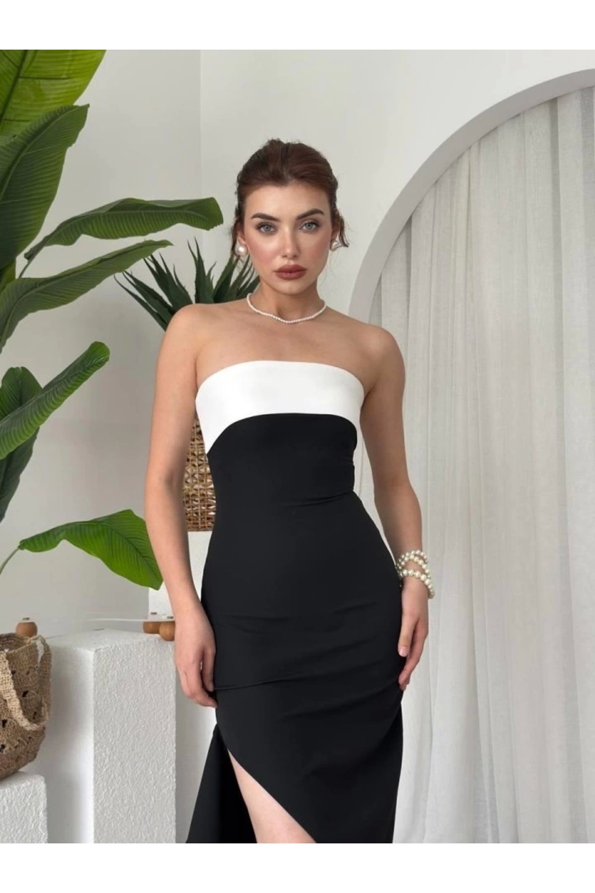 Butik Terk Yırtmaç Detaylı Elbise