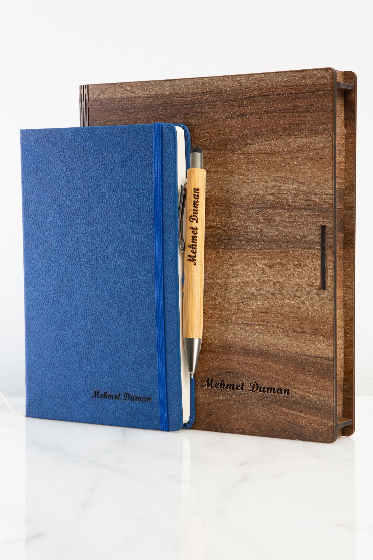 ertal hediyelik Kişiye Özel Ahşap Kutusunda Termo Deri Defter & Maun Kalem