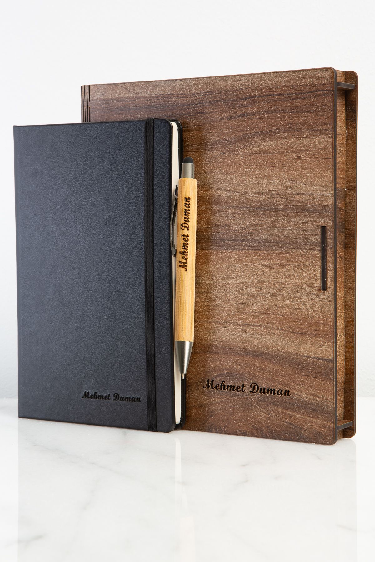 ertal hediyelik Kişiye Özel Ahşap Kutusunda Termo Deri Defter & Maun Kalem