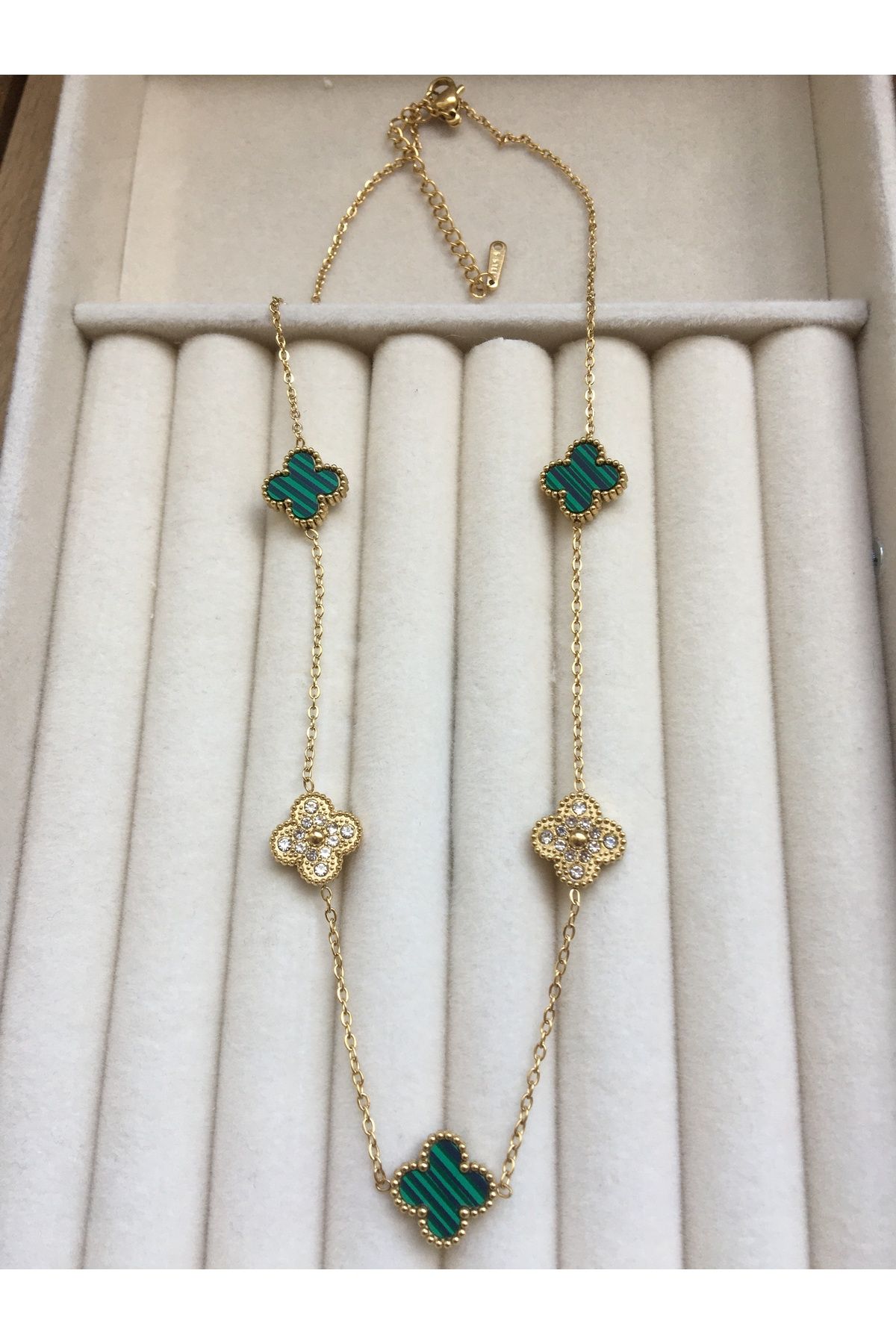 GUNESTAKI Gold Yeşil Yonca Model Taşlı Çelik Kolye