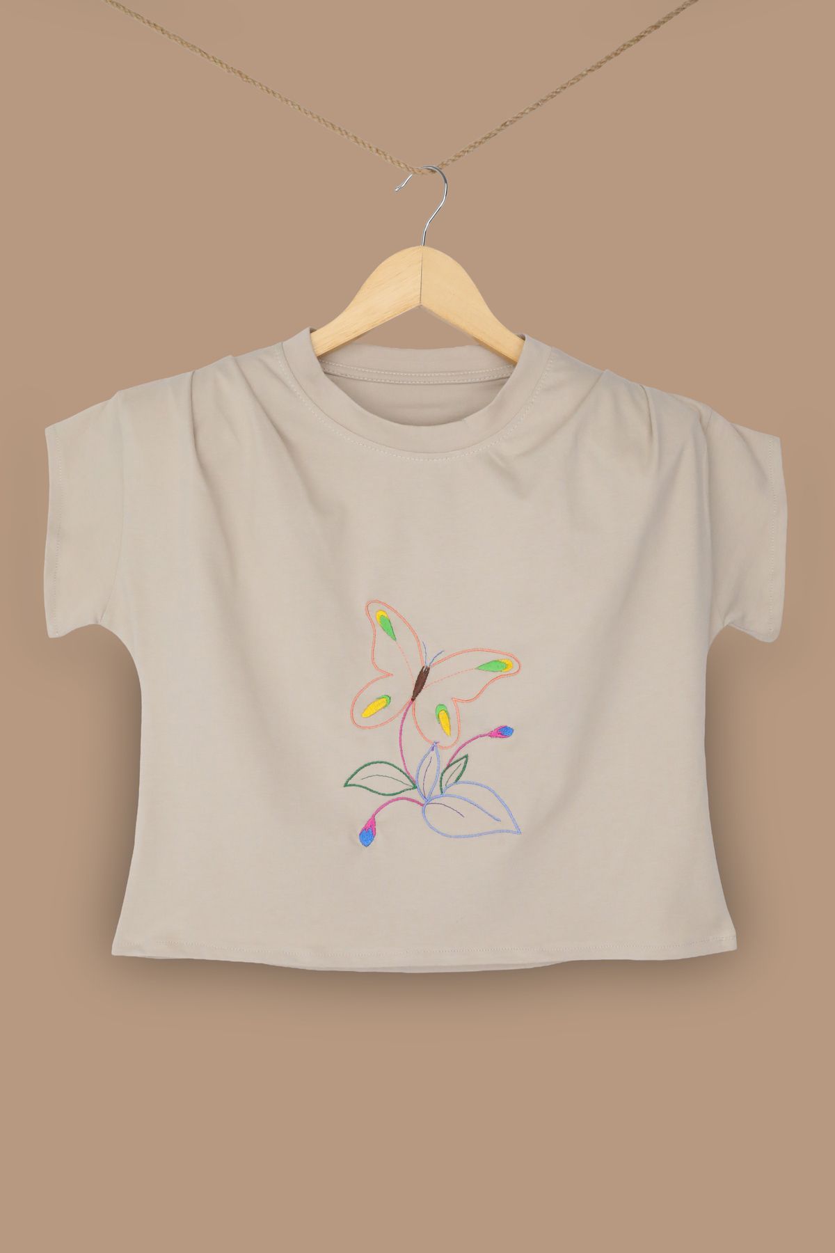 Elif Naz Moda Evi kelebek çiçek motif işlemeli crop