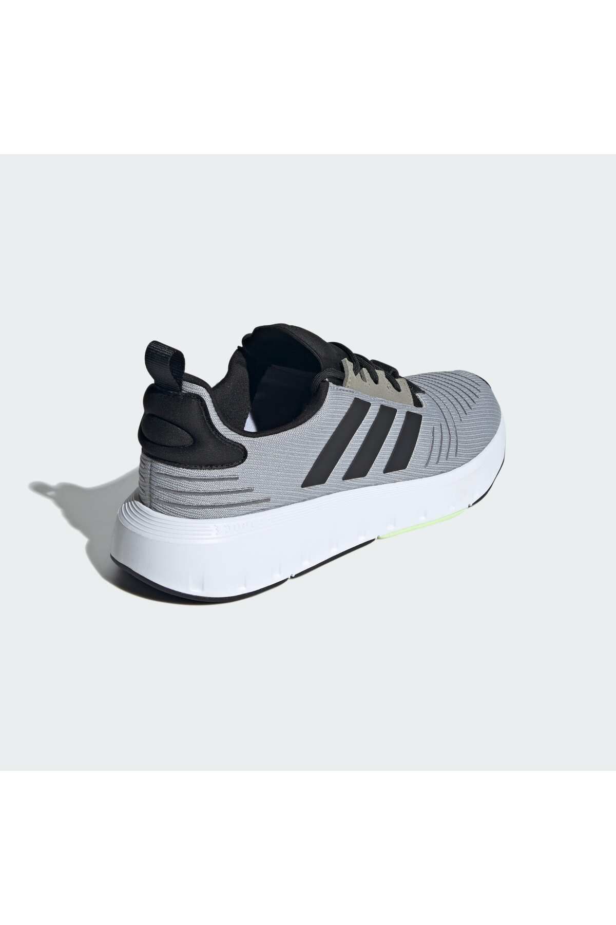 adidas-حذاء رياضي سويفت رن 23 رمادي للرجال Id3011 6