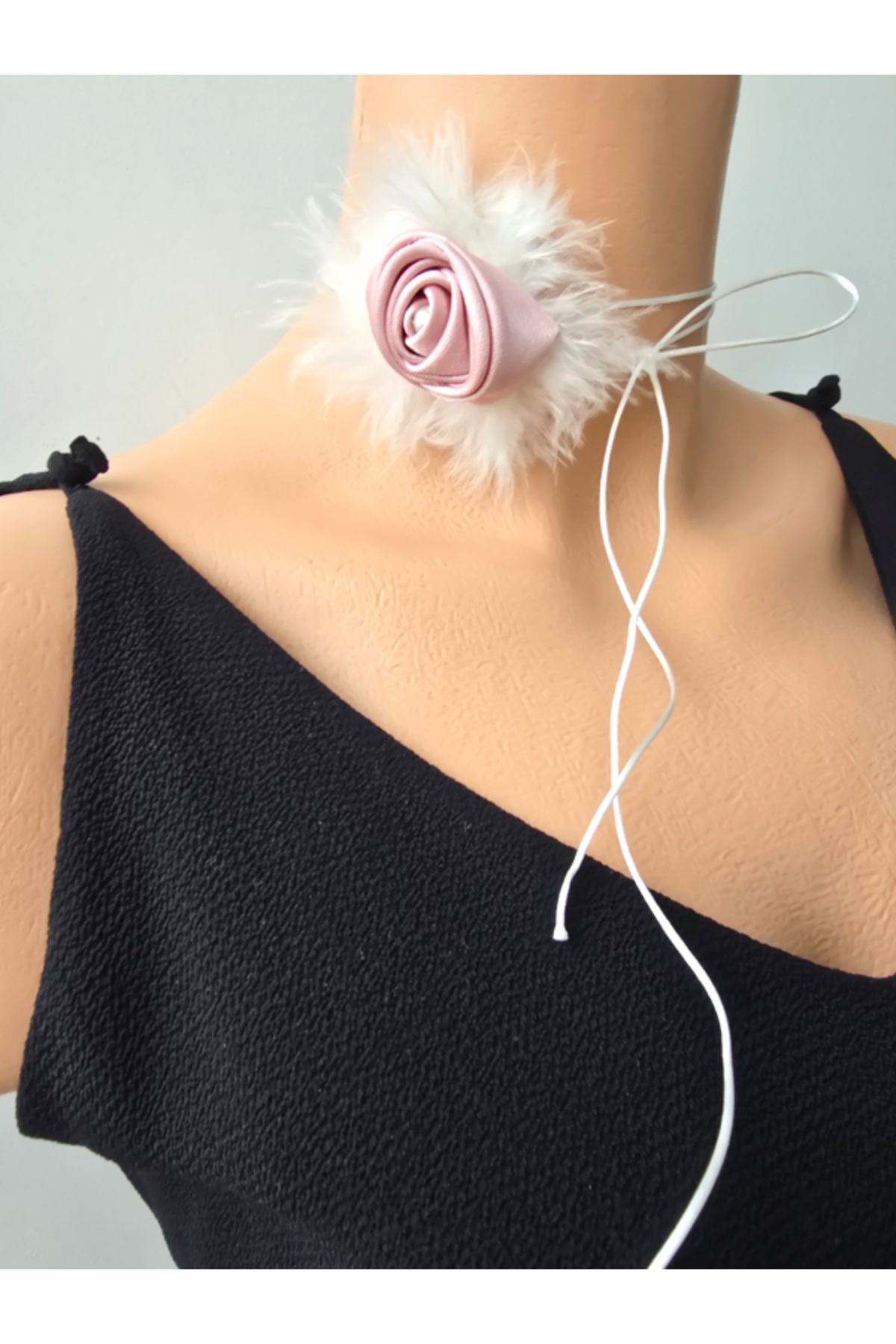 Riccoco Accessory Otriş Detay Pudra Rengi Gül Broş Choker Çok Amaçlı Pens Toka