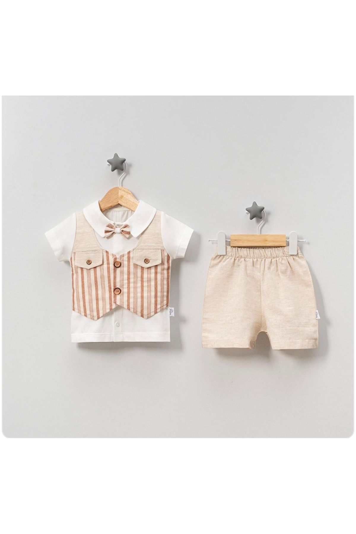 DEFOSHBABY ÇİZGİLİ YELEKLİ PAPYONLU 2'Lİ ERKEK BEBEK TAKIM