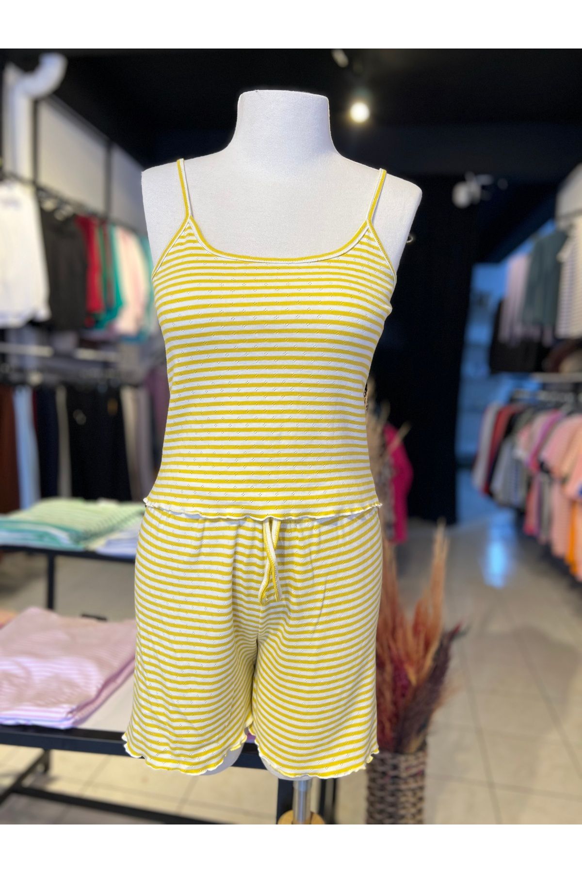 DESSOR Şortlu ip askılı pijama takımı