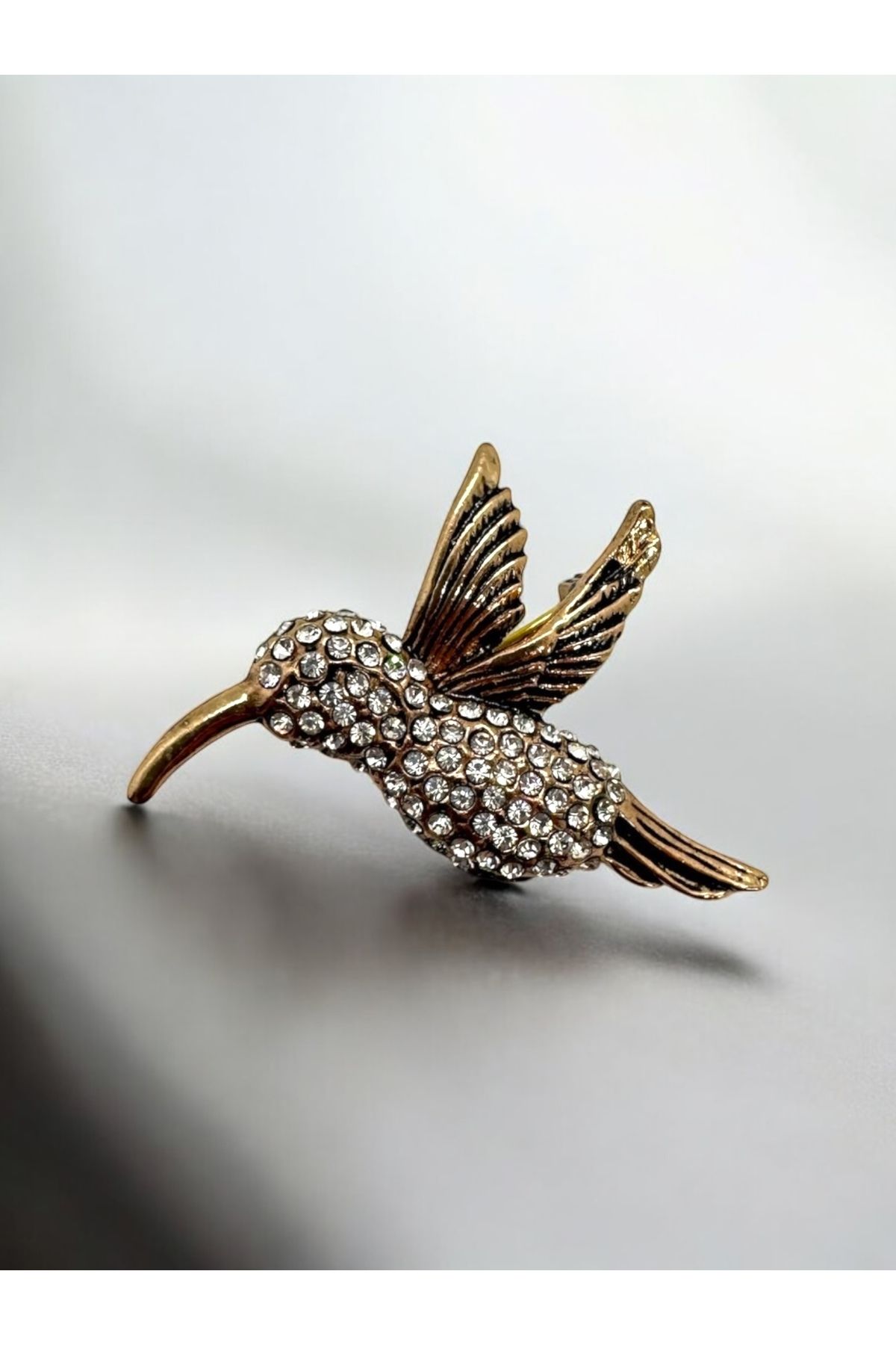 FUYA JEWELLERY Sinek Kuşu Broş