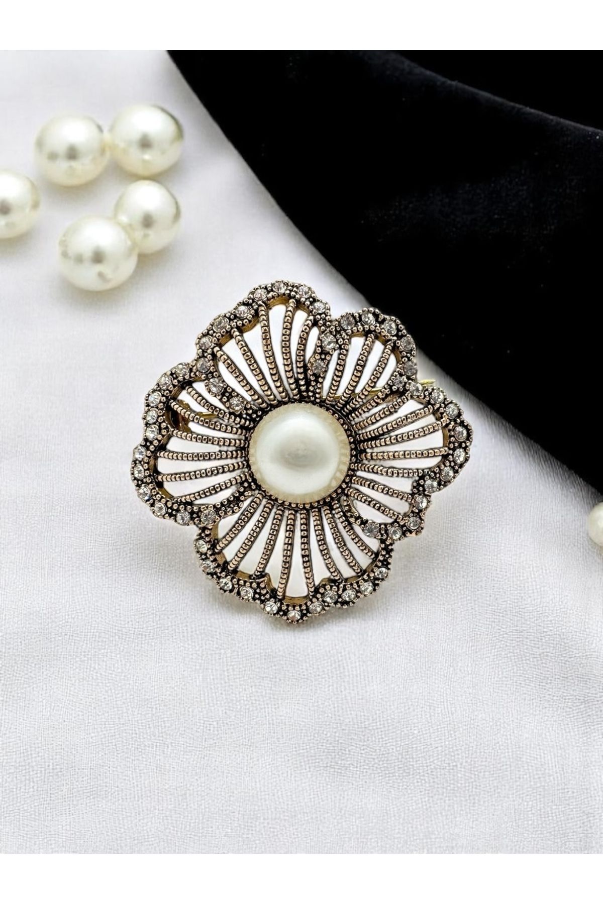 FUYA JEWELLERY Çiçek Broş