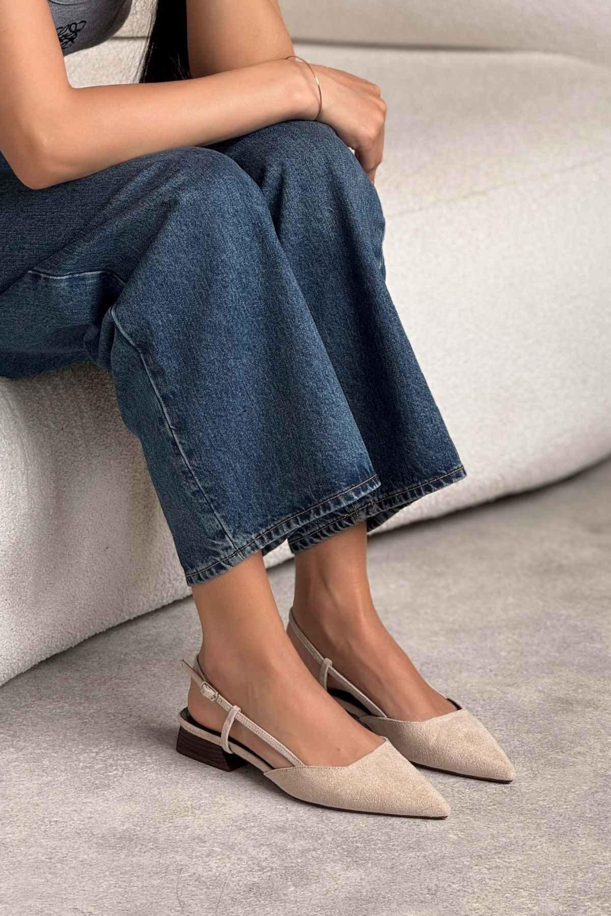 NİŞANTAŞI SHOES Balerini De Damă Loney Beige Din Piele Intoarsa Cu Varf Ascutit Cu Catarama Cu Toc Scurt Femeie - 38