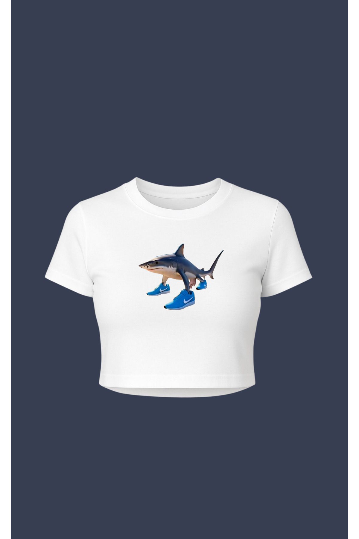 Altair Tr Beyaz Tralalalero tralala köpek balığı Brainrot Baskılı pinterest tarzı crop tshirt